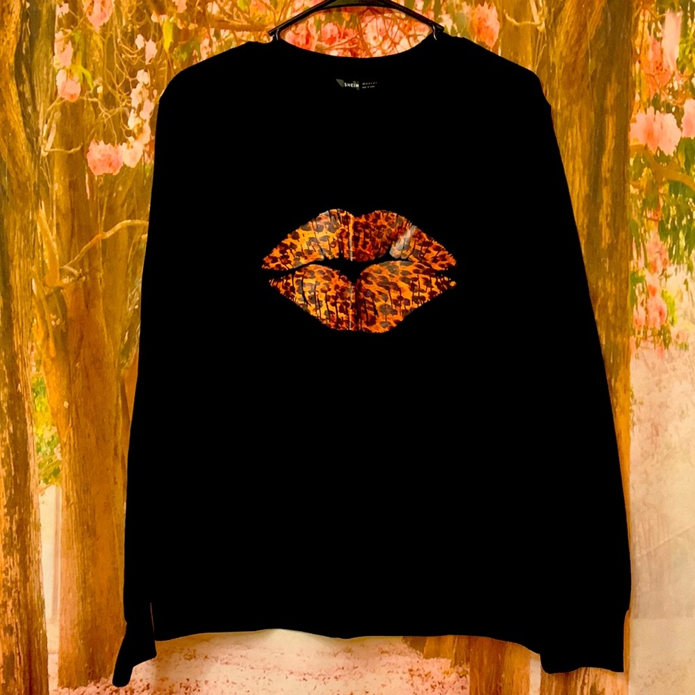 Animal Kiss Sweat Shirt